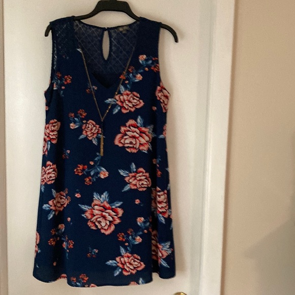 Nice woman dress in good condition - Picture 1 of 5
